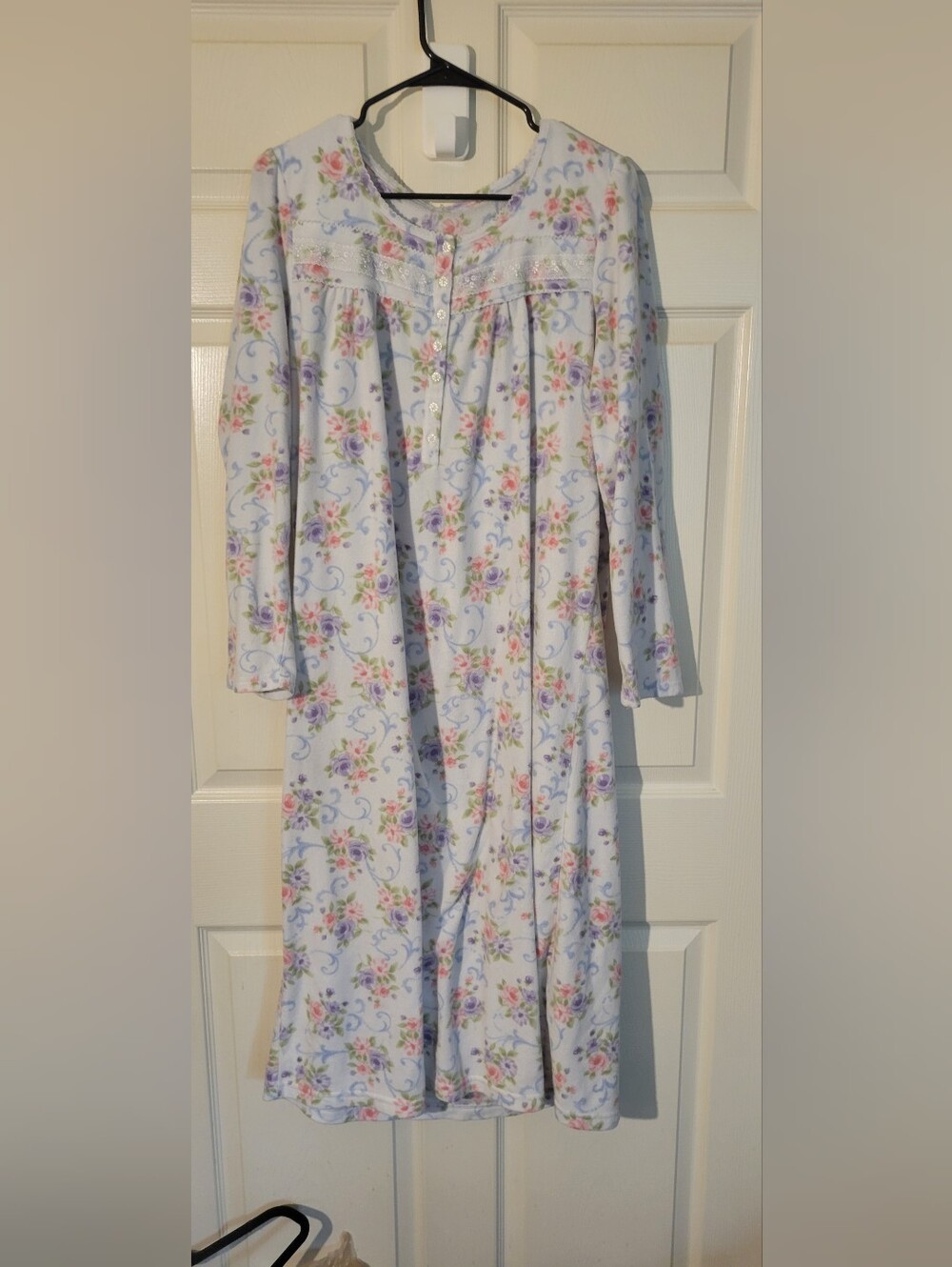 Classic White Floral Long-Sleeve Nightgown by
